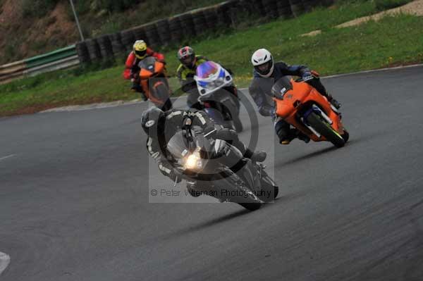 Mallory park Leicestershire;Mallory park photographs;Motorcycle action photographs;event digital images;eventdigitalimages;mallory park;no limits trackday;peter wileman photography;trackday;trackday digital images;trackday photos