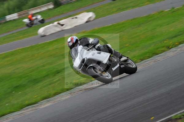 Mallory park Leicestershire;Mallory park photographs;Motorcycle action photographs;event digital images;eventdigitalimages;mallory park;no limits trackday;peter wileman photography;trackday;trackday digital images;trackday photos