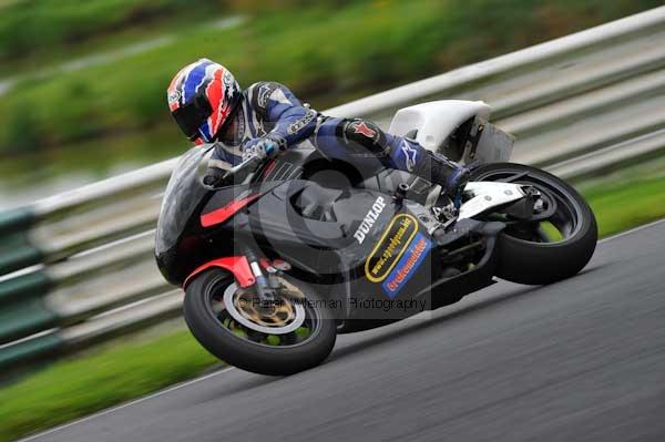 Mallory park Leicestershire;Mallory park photographs;Motorcycle action photographs;event digital images;eventdigitalimages;mallory park;no limits trackday;peter wileman photography;trackday;trackday digital images;trackday photos