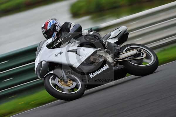 Mallory park Leicestershire;Mallory park photographs;Motorcycle action photographs;event digital images;eventdigitalimages;mallory park;no limits trackday;peter wileman photography;trackday;trackday digital images;trackday photos