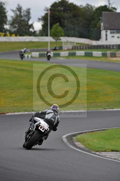 Mallory park Leicestershire;Mallory park photographs;Motorcycle action photographs;event digital images;eventdigitalimages;mallory park;no limits trackday;peter wileman photography;trackday;trackday digital images;trackday photos