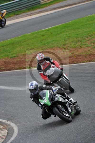 Mallory park Leicestershire;Mallory park photographs;Motorcycle action photographs;event digital images;eventdigitalimages;mallory park;no limits trackday;peter wileman photography;trackday;trackday digital images;trackday photos