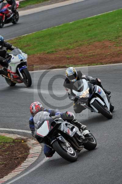 Mallory park Leicestershire;Mallory park photographs;Motorcycle action photographs;event digital images;eventdigitalimages;mallory park;no limits trackday;peter wileman photography;trackday;trackday digital images;trackday photos