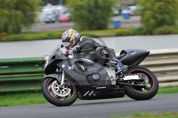 Mallory park Leicestershire;Mallory park photographs;Motorcycle action photographs;event digital images;eventdigitalimages;mallory park;no limits trackday;peter wileman photography;trackday;trackday digital images;trackday photos