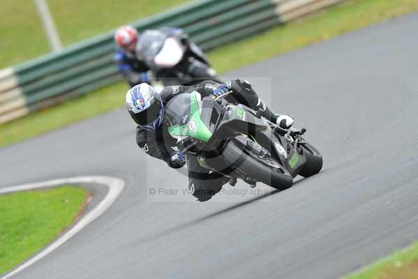 Mallory park Leicestershire;Mallory park photographs;Motorcycle action photographs;event digital images;eventdigitalimages;mallory park;no limits trackday;peter wileman photography;trackday;trackday digital images;trackday photos