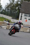 Mallory-park-Leicestershire;Mallory-park-photographs;Motorcycle-action-photographs;event-digital-images;eventdigitalimages;mallory-park;no-limits-trackday;peter-wileman-photography;trackday;trackday-digital-images;trackday-photos