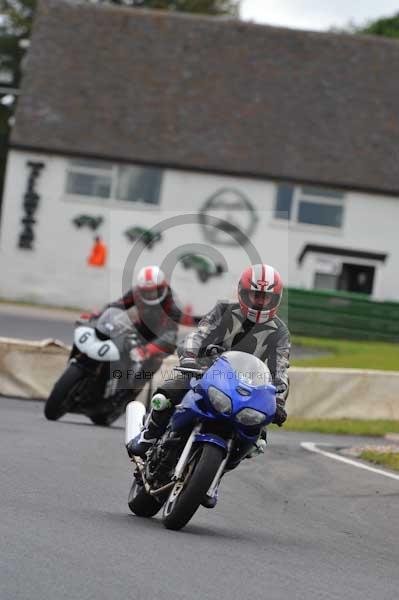 Mallory park Leicestershire;Mallory park photographs;Motorcycle action photographs;event digital images;eventdigitalimages;mallory park;no limits trackday;peter wileman photography;trackday;trackday digital images;trackday photos