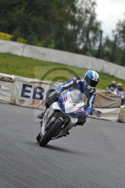 Mallory park Leicestershire;Mallory park photographs;Motorcycle action photographs;event digital images;eventdigitalimages;mallory park;no limits trackday;peter wileman photography;trackday;trackday digital images;trackday photos