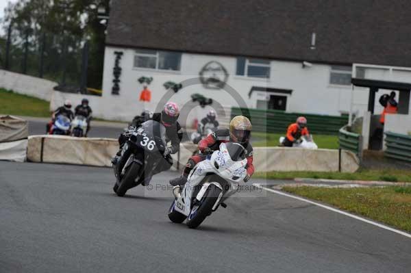 Mallory park Leicestershire;Mallory park photographs;Motorcycle action photographs;event digital images;eventdigitalimages;mallory park;no limits trackday;peter wileman photography;trackday;trackday digital images;trackday photos