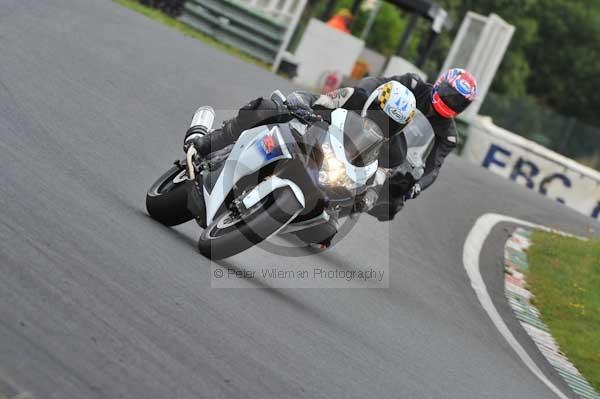 Mallory park Leicestershire;Mallory park photographs;Motorcycle action photographs;event digital images;eventdigitalimages;mallory park;no limits trackday;peter wileman photography;trackday;trackday digital images;trackday photos