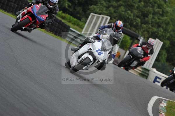 Mallory park Leicestershire;Mallory park photographs;Motorcycle action photographs;event digital images;eventdigitalimages;mallory park;no limits trackday;peter wileman photography;trackday;trackday digital images;trackday photos
