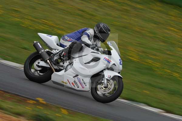 Mallory park Leicestershire;Mallory park photographs;Motorcycle action photographs;event digital images;eventdigitalimages;mallory park;no limits trackday;peter wileman photography;trackday;trackday digital images;trackday photos