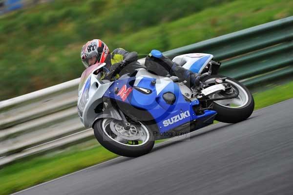 Mallory park Leicestershire;Mallory park photographs;Motorcycle action photographs;event digital images;eventdigitalimages;mallory park;no limits trackday;peter wileman photography;trackday;trackday digital images;trackday photos