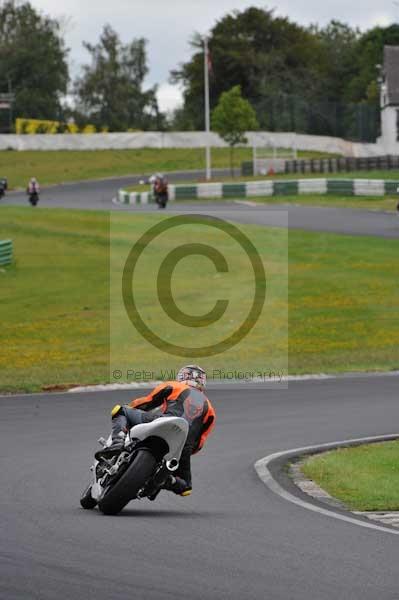 Mallory park Leicestershire;Mallory park photographs;Motorcycle action photographs;event digital images;eventdigitalimages;mallory park;no limits trackday;peter wileman photography;trackday;trackday digital images;trackday photos