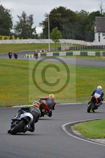 Mallory park Leicestershire;Mallory park photographs;Motorcycle action photographs;event digital images;eventdigitalimages;mallory park;no limits trackday;peter wileman photography;trackday;trackday digital images;trackday photos