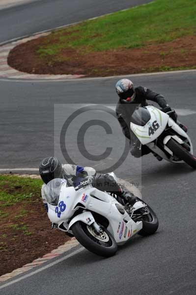 Mallory park Leicestershire;Mallory park photographs;Motorcycle action photographs;event digital images;eventdigitalimages;mallory park;no limits trackday;peter wileman photography;trackday;trackday digital images;trackday photos