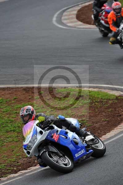 Mallory park Leicestershire;Mallory park photographs;Motorcycle action photographs;event digital images;eventdigitalimages;mallory park;no limits trackday;peter wileman photography;trackday;trackday digital images;trackday photos