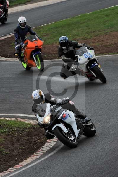 Mallory park Leicestershire;Mallory park photographs;Motorcycle action photographs;event digital images;eventdigitalimages;mallory park;no limits trackday;peter wileman photography;trackday;trackday digital images;trackday photos