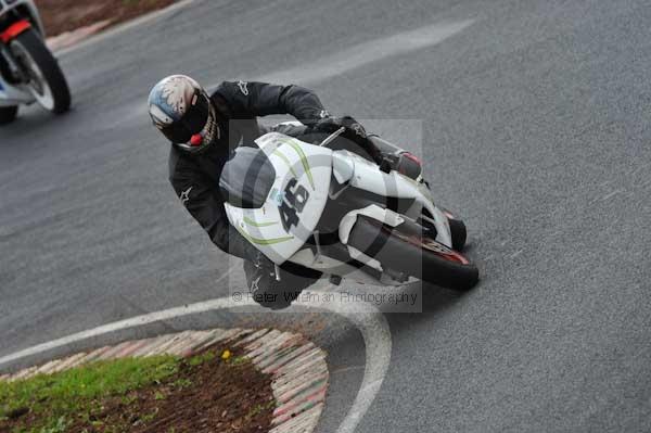 Mallory park Leicestershire;Mallory park photographs;Motorcycle action photographs;event digital images;eventdigitalimages;mallory park;no limits trackday;peter wileman photography;trackday;trackday digital images;trackday photos