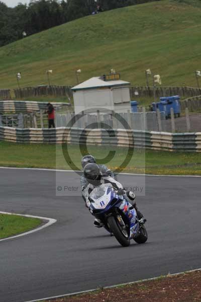 Mallory park Leicestershire;Mallory park photographs;Motorcycle action photographs;event digital images;eventdigitalimages;mallory park;no limits trackday;peter wileman photography;trackday;trackday digital images;trackday photos