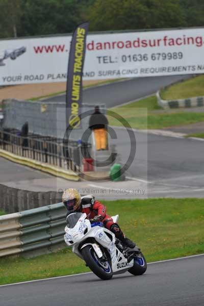 Mallory park Leicestershire;Mallory park photographs;Motorcycle action photographs;event digital images;eventdigitalimages;mallory park;no limits trackday;peter wileman photography;trackday;trackday digital images;trackday photos