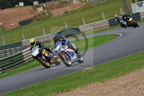Mallory park Leicestershire;Mallory park photographs;Motorcycle action photographs;event digital images;eventdigitalimages;mallory park;no limits trackday;peter wileman photography;trackday;trackday digital images;trackday photos