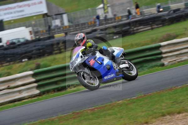 Mallory park Leicestershire;Mallory park photographs;Motorcycle action photographs;event digital images;eventdigitalimages;mallory park;no limits trackday;peter wileman photography;trackday;trackday digital images;trackday photos
