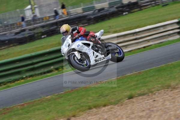 Mallory park Leicestershire;Mallory park photographs;Motorcycle action photographs;event digital images;eventdigitalimages;mallory park;no limits trackday;peter wileman photography;trackday;trackday digital images;trackday photos