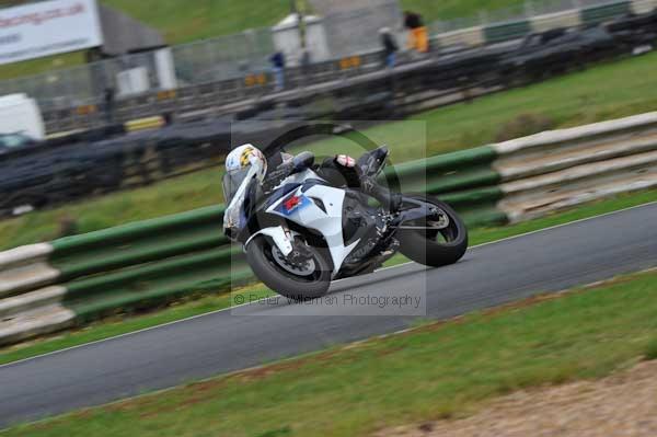 Mallory park Leicestershire;Mallory park photographs;Motorcycle action photographs;event digital images;eventdigitalimages;mallory park;no limits trackday;peter wileman photography;trackday;trackday digital images;trackday photos