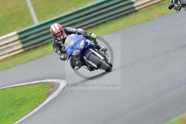 Mallory park Leicestershire;Mallory park photographs;Motorcycle action photographs;event digital images;eventdigitalimages;mallory park;no limits trackday;peter wileman photography;trackday;trackday digital images;trackday photos