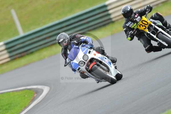 Mallory park Leicestershire;Mallory park photographs;Motorcycle action photographs;event digital images;eventdigitalimages;mallory park;no limits trackday;peter wileman photography;trackday;trackday digital images;trackday photos
