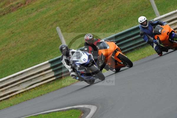 Mallory park Leicestershire;Mallory park photographs;Motorcycle action photographs;event digital images;eventdigitalimages;mallory park;no limits trackday;peter wileman photography;trackday;trackday digital images;trackday photos