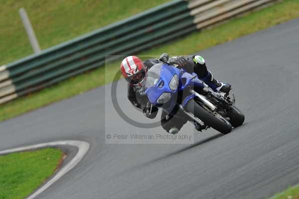 Mallory park Leicestershire;Mallory park photographs;Motorcycle action photographs;event digital images;eventdigitalimages;mallory park;no limits trackday;peter wileman photography;trackday;trackday digital images;trackday photos