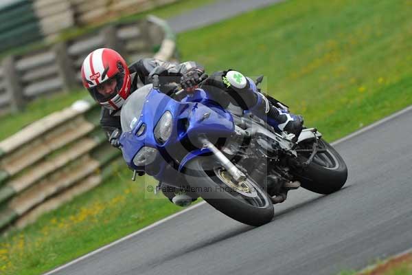 Mallory park Leicestershire;Mallory park photographs;Motorcycle action photographs;event digital images;eventdigitalimages;mallory park;no limits trackday;peter wileman photography;trackday;trackday digital images;trackday photos