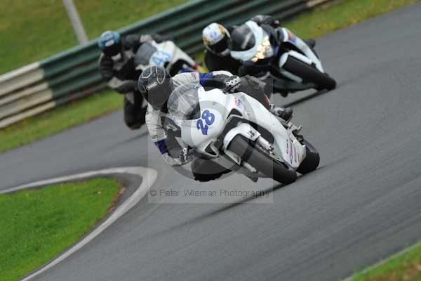 Mallory park Leicestershire;Mallory park photographs;Motorcycle action photographs;event digital images;eventdigitalimages;mallory park;no limits trackday;peter wileman photography;trackday;trackday digital images;trackday photos
