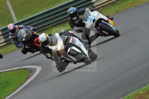 Mallory park Leicestershire;Mallory park photographs;Motorcycle action photographs;event digital images;eventdigitalimages;mallory park;no limits trackday;peter wileman photography;trackday;trackday digital images;trackday photos