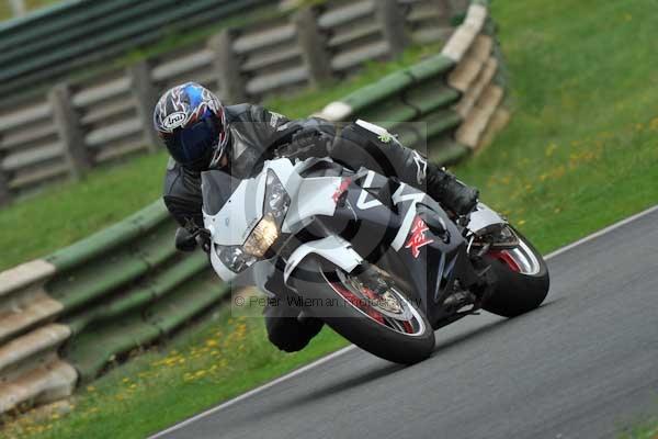Mallory park Leicestershire;Mallory park photographs;Motorcycle action photographs;event digital images;eventdigitalimages;mallory park;no limits trackday;peter wileman photography;trackday;trackday digital images;trackday photos