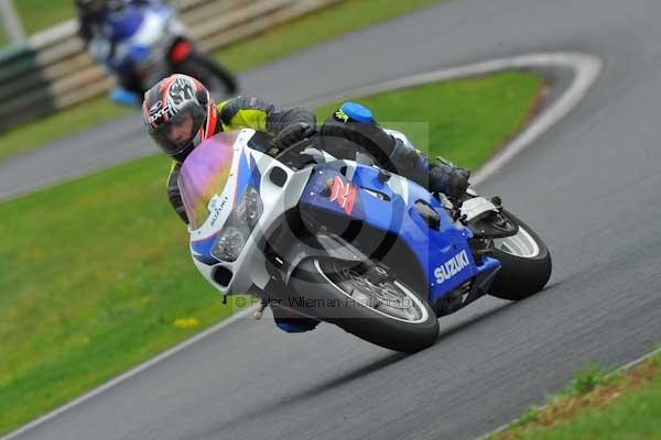Mallory park Leicestershire;Mallory park photographs;Motorcycle action photographs;event digital images;eventdigitalimages;mallory park;no limits trackday;peter wileman photography;trackday;trackday digital images;trackday photos