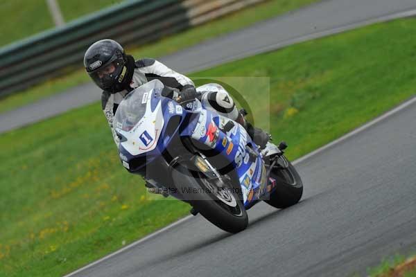 Mallory park Leicestershire;Mallory park photographs;Motorcycle action photographs;event digital images;eventdigitalimages;mallory park;no limits trackday;peter wileman photography;trackday;trackday digital images;trackday photos