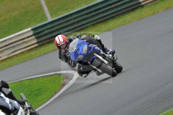 Mallory park Leicestershire;Mallory park photographs;Motorcycle action photographs;event digital images;eventdigitalimages;mallory park;no limits trackday;peter wileman photography;trackday;trackday digital images;trackday photos
