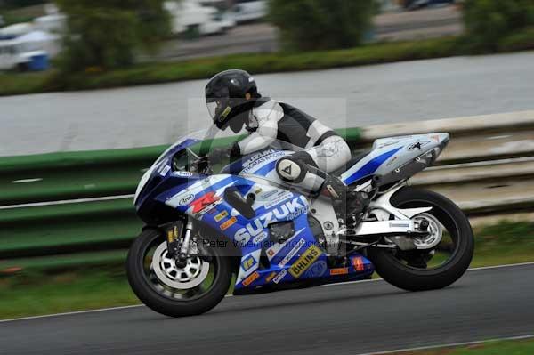 Mallory park Leicestershire;Mallory park photographs;Motorcycle action photographs;event digital images;eventdigitalimages;mallory park;no limits trackday;peter wileman photography;trackday;trackday digital images;trackday photos