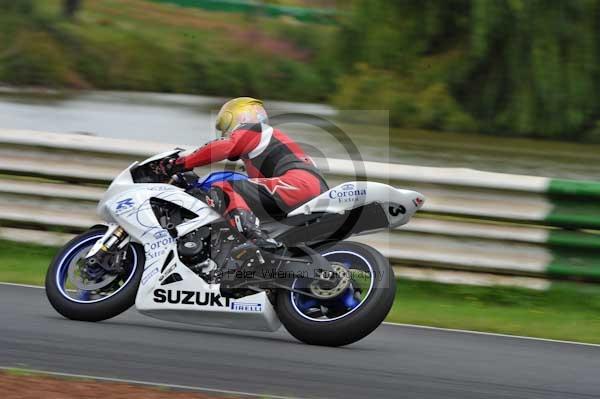 Mallory park Leicestershire;Mallory park photographs;Motorcycle action photographs;event digital images;eventdigitalimages;mallory park;no limits trackday;peter wileman photography;trackday;trackday digital images;trackday photos