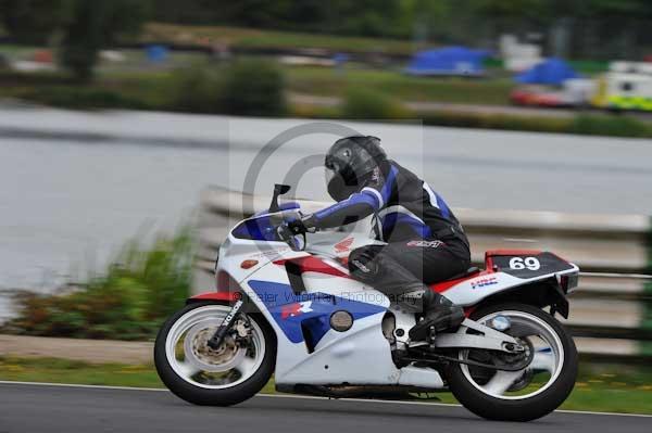 Mallory park Leicestershire;Mallory park photographs;Motorcycle action photographs;event digital images;eventdigitalimages;mallory park;no limits trackday;peter wileman photography;trackday;trackday digital images;trackday photos
