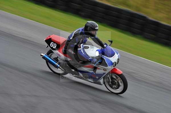 Mallory park Leicestershire;Mallory park photographs;Motorcycle action photographs;event digital images;eventdigitalimages;mallory park;no limits trackday;peter wileman photography;trackday;trackday digital images;trackday photos