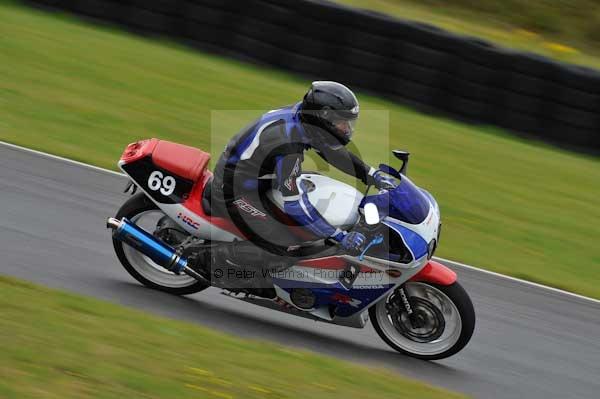 Mallory park Leicestershire;Mallory park photographs;Motorcycle action photographs;event digital images;eventdigitalimages;mallory park;no limits trackday;peter wileman photography;trackday;trackday digital images;trackday photos