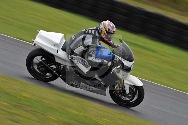 Mallory park Leicestershire;Mallory park photographs;Motorcycle action photographs;event digital images;eventdigitalimages;mallory park;no limits trackday;peter wileman photography;trackday;trackday digital images;trackday photos
