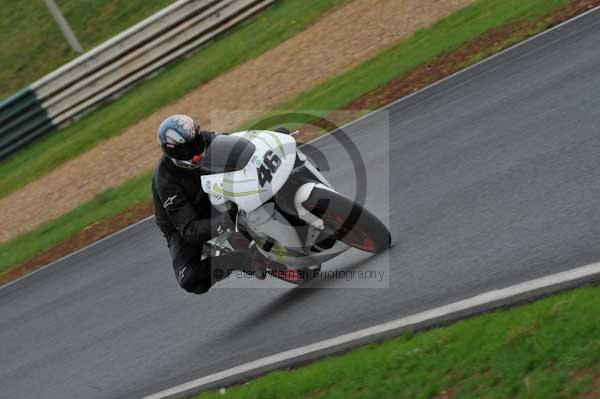 Mallory park Leicestershire;Mallory park photographs;Motorcycle action photographs;event digital images;eventdigitalimages;mallory park;no limits trackday;peter wileman photography;trackday;trackday digital images;trackday photos