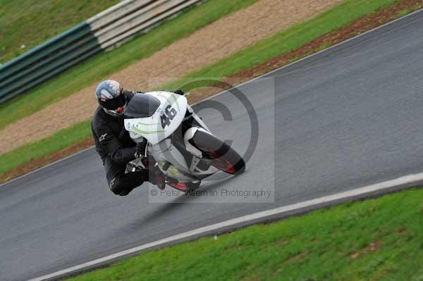Mallory park Leicestershire;Mallory park photographs;Motorcycle action photographs;event digital images;eventdigitalimages;mallory park;no limits trackday;peter wileman photography;trackday;trackday digital images;trackday photos