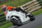 Mallory-park-Leicestershire;Mallory-park-photographs;Motorcycle-action-photographs;event-digital-images;eventdigitalimages;mallory-park;no-limits-trackday;peter-wileman-photography;trackday;trackday-digital-images;trackday-photos