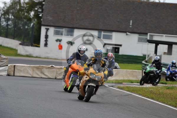 Mallory park Leicestershire;Mallory park photographs;Motorcycle action photographs;event digital images;eventdigitalimages;mallory park;no limits trackday;peter wileman photography;trackday;trackday digital images;trackday photos